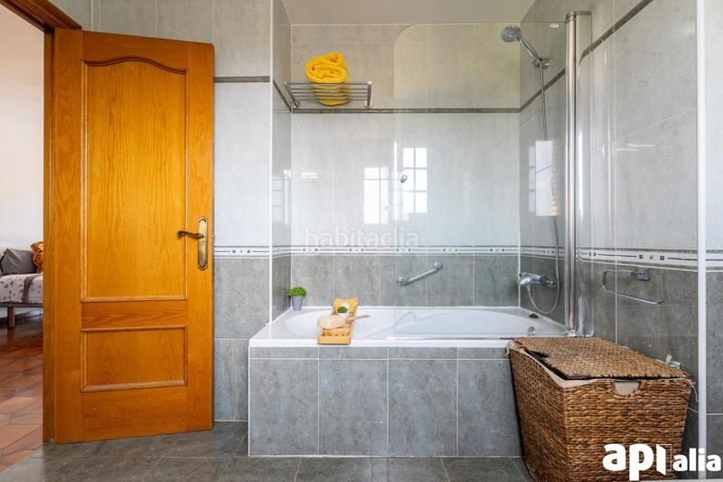 Foto cb52463c-b6a9-4215-aa56-8460626b2769. Chalet fantástica casa asilada en Covamar Salou