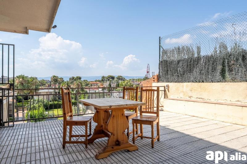 Foto dea0d35e-b7c7-4fbf-8adb-a4679ba9c256. Chalet fantástica casa asilada en Covamar Salou