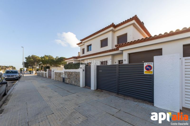 Foto d1639c0c-95de-43ae-b5e8-fc082aaa3936. Casa adossada amb calefacció aparcament piscina a Miami Platja