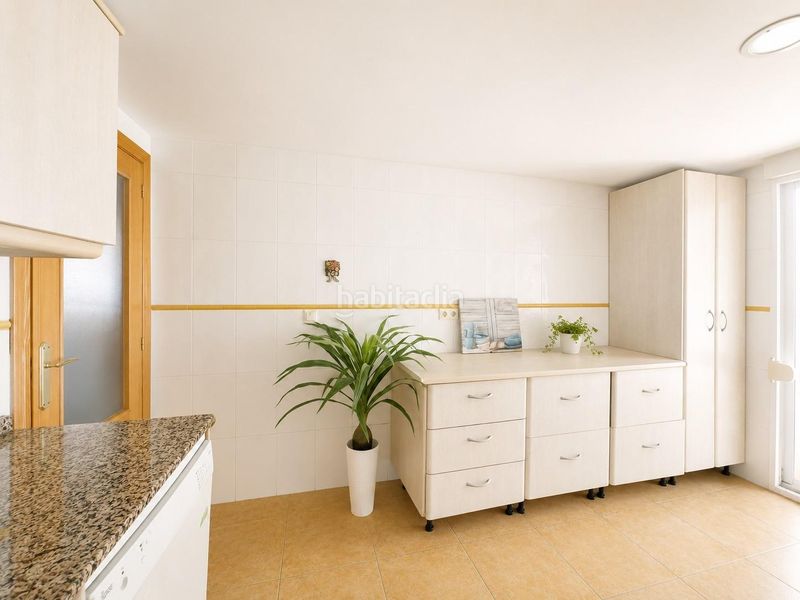 Foto f6d637b5-f87d-4a0b-9988-eacb3000de16. Casa adossada amb aparcament a Racó Cullera