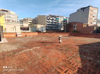 Location Local commercial dans Can Palet. Local amplio en dos plantas y con muchas posibilidades