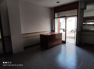 Location Local commercial dans Ca n'Anglada. Local ideal para pequeo negocio o almacn