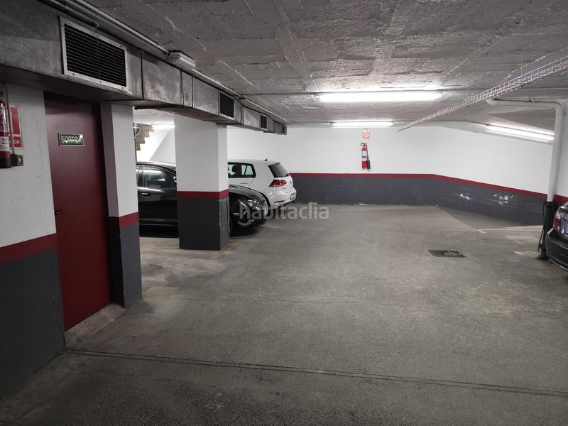 Foto e424df25-7b49-49ad-972d-778029c29dec. Parking coche en Dreta de l´Eixample Barcelona