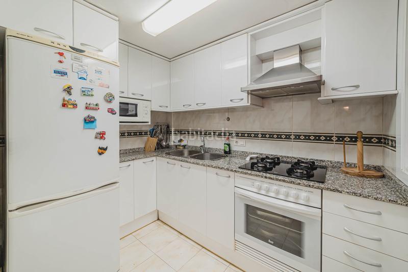 Foto 4ff41f59-5e6d-4b83-810d-e472d9215f71. Piso  con encanto de 2 dormitorios junto plaza santa madrona en Barcelona