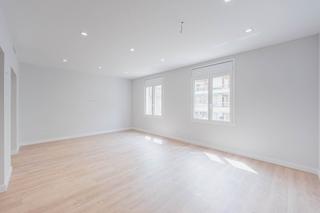 Appartement  Carrer del consell de cent. Reformado a estrenar junto superilla de consell de cent