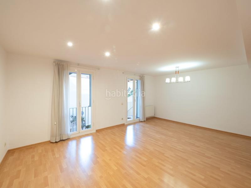 Foto bcfb7cd1-2c5e-4321-aff6-8da64f372f9c. Etagenwohnung mit heizung in La Nova Esquerra de l´Eixample Barcelona