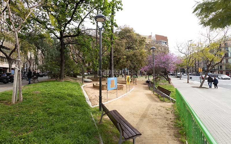 Foto 8dc206a5-d345-4533-bb82-90287f5dadd5. Casa adossada amb calefacció aparcament a L´Antiga Esquerra de l´Eixample Barcelona