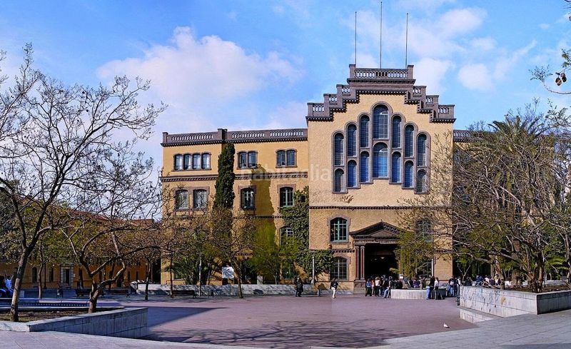 Foto a73cdf33-1353-4a12-8a36-83e003d5a41d. Casa adossada amb calefacció aparcament a L´Antiga Esquerra de l´Eixample Barcelona