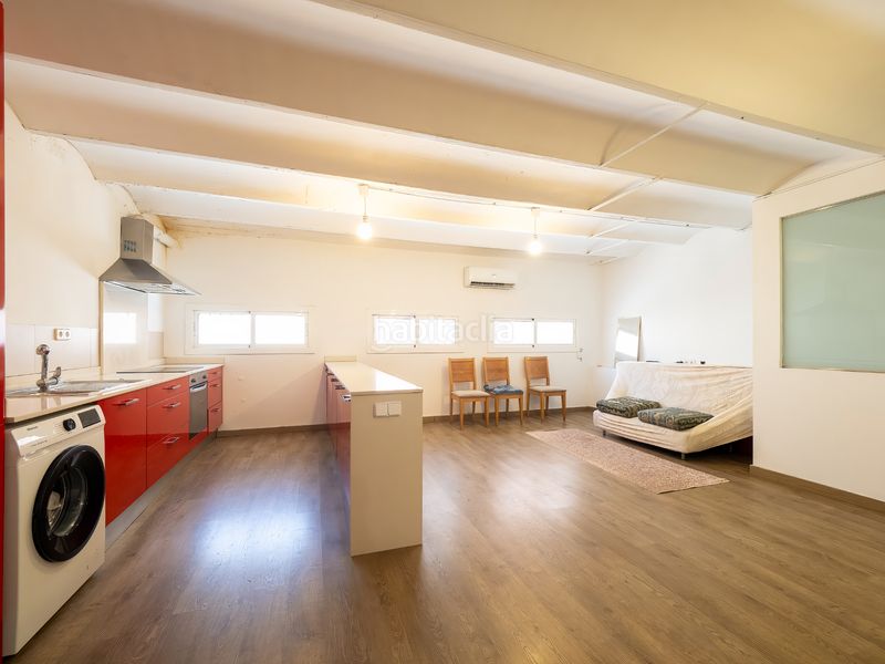 Foto be79dfdb-8ae4-4119-9354-3559e6e31b54. Casa adossada amb calefacció aparcament a L´Antiga Esquerra de l´Eixample Barcelona