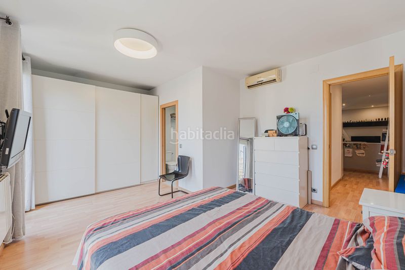 Foto 08581014-3932-4447-913d-9f9988b849b6. Piso  en planta alta con balcón y vistas despejadas en Hostafrancs en Barcelona