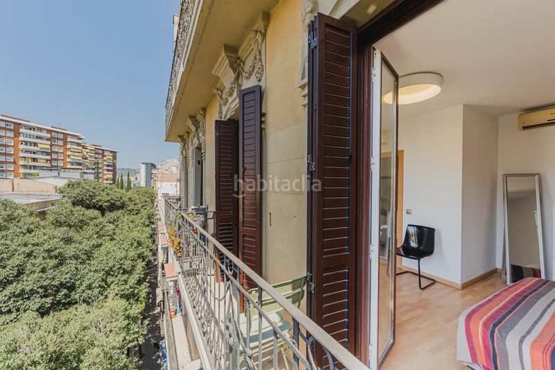 Foto deec96b0-bc80-4d24-9c9e-8cdb244cf7c8. Piso  en planta alta con balcón y vistas despejadas en Hostafrancs en Barcelona