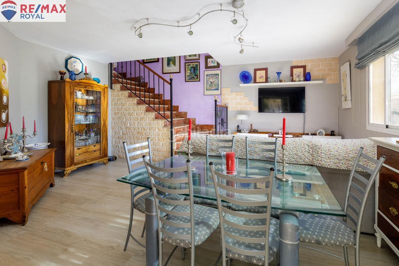 Foto 115dd9a7-a6bf-4c28-a5f5-c93658b55b14. Casa adossada amb aparcament a L´Olivera Palma de Mallorca