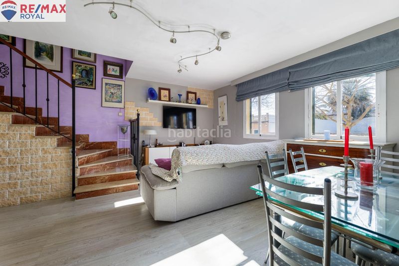 Foto 6437a752-50d7-43f3-85a0-b8f9b3d881b9. Casa adossada amb aparcament a L´Olivera Palma de Mallorca