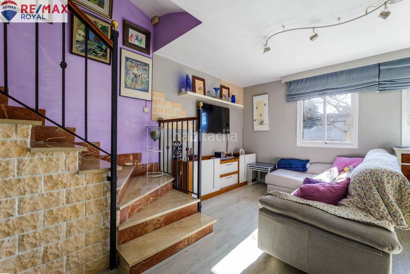 Foto e4d9f1ac-0e5f-435d-91d1-70a4c481bc2c. Casa adossada amb aparcament a L´Olivera Palma de Mallorca