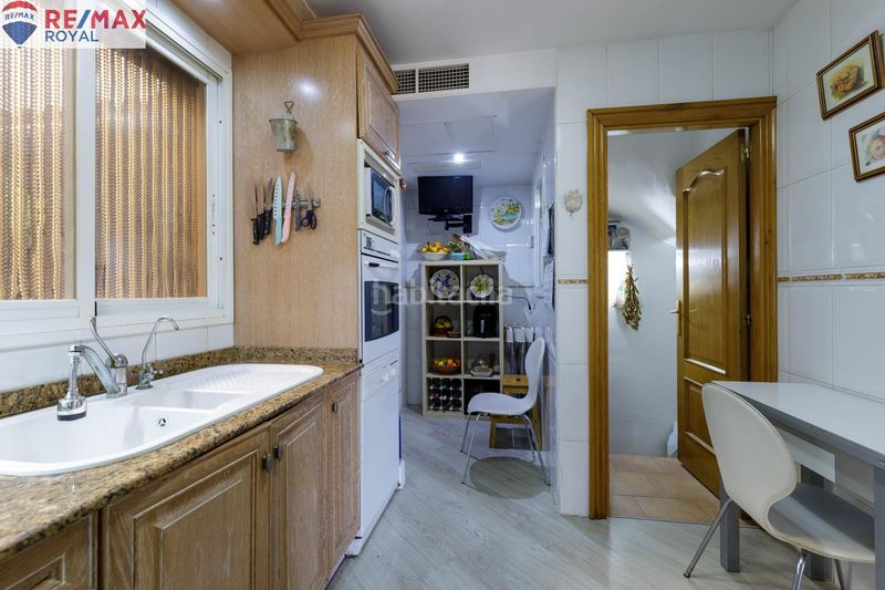 Foto e75ccbae-237f-4061-990e-ddb1fe28b588. Casa adossada amb aparcament a L´Olivera Palma de Mallorca