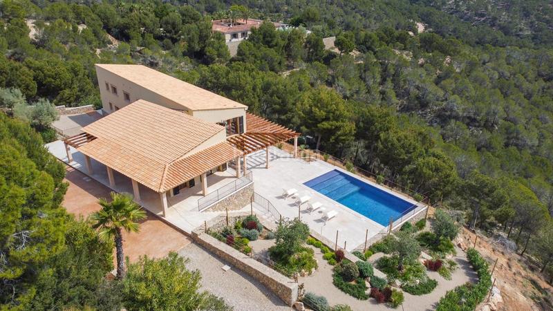Foto b5cf1a57-b6f1-448e-b681-a0fea0f873d6. Xalet amb calefacció piscina a port d´Andratx Andratx