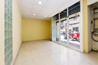 Local Comercial en Arxiduc. Local comercial de 143 m a 5 min de plaza espaa  opcin a cambi