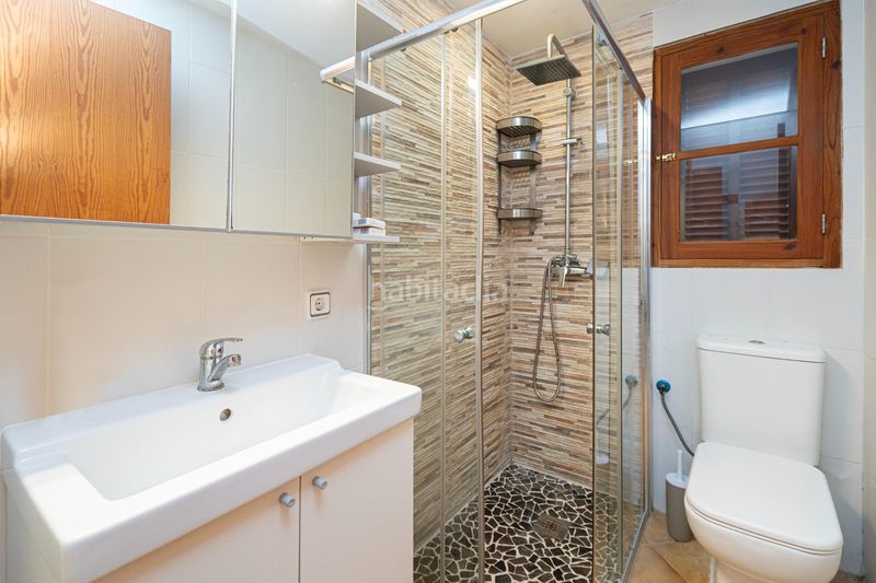 Foto d093cb38-ade6-49cf-bf44-17f2bddd3b8f. Local comercial a Cala Figuera Santanyí