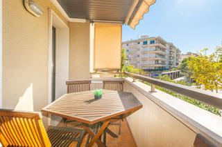 Piso  Tomas de villanueva corte. Piso en esquina con terraza y plaza de parking en son oliva