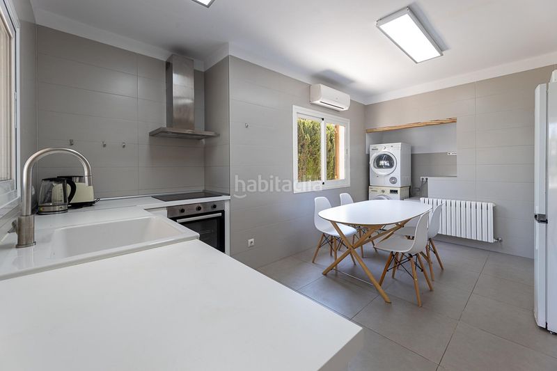 Foto 0a89e6fb-6bbe-46d5-84c4-68015c9bda42. Xalet amb aparcament piscina a S´Arenal Palma de Mallorca