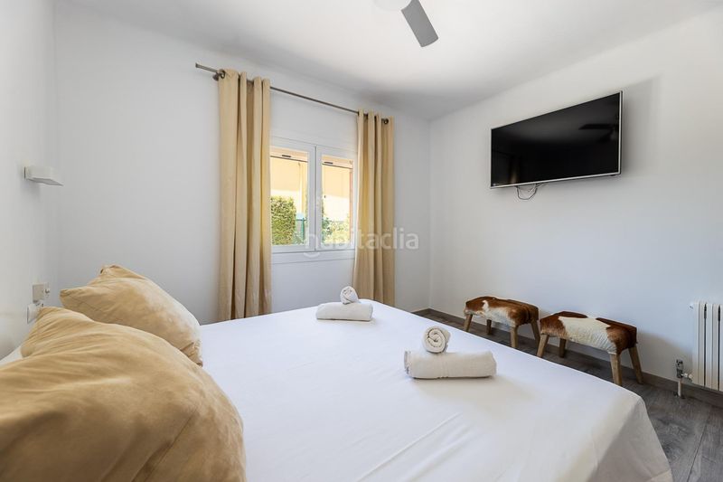 Foto 8dd0b89b-49f3-442d-8d0b-197e3340aa7b. Xalet amb aparcament piscina a S´Arenal Palma de Mallorca