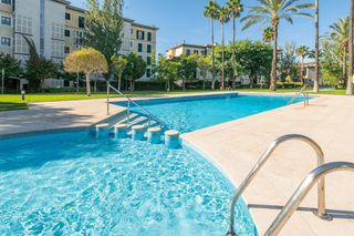 Affitto Appartamento  De gènova. Piso en alquiler en sa teulera  terraza, parking y piscina comun
