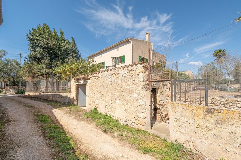 Foto a208a465-3800-47dc-a9ac-c6972597ec63. Casa amb aparcament a Sencelles