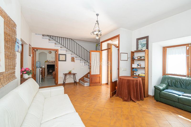 Foto f9f8237c-90cc-4f51-b967-749deb575c0d. Casa amb aparcament a Sencelles