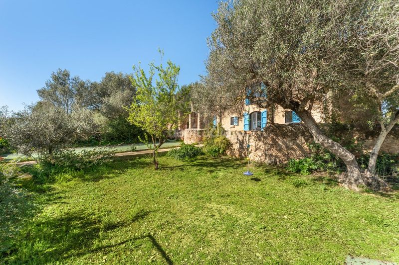 Foto ff7f2ef2-bb37-46f2-b87c-25dd38a1637e. Casa amb calefacció aparcament a Son Ferriol Palma de Mallorca