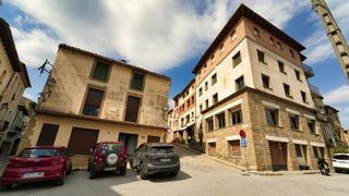 Edificio  Carrer de la pabordia 19. Edificio con gran potencial en el centro de castellterçol