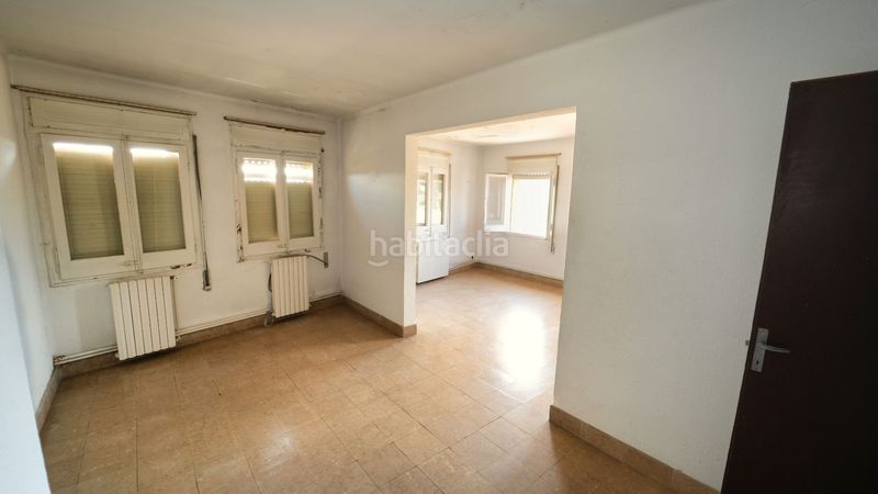 Foto c233db3c-8e44-46a8-87b2-5a3f6f56b845. Edificio in Castellterçol