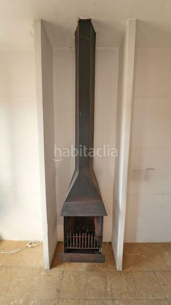 Foto f839d957-da58-4881-8582-19e39fca75c1. Edificio in Castellterçol