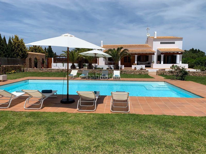 Foto 54159e92-2a09-45ce-b967-51454a1ea323. Chalet finca con alma mediterránea, un oasis privado con piscina y gran parcela en sant francesc xavier en Formentera