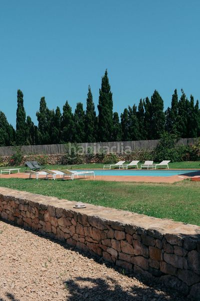 Foto 57de3f0d-84c0-41b7-a135-1fbe23dc54bd. Chalet finca con alma mediterránea, un oasis privado con piscina y gran parcela en sant francesc xavier en Formentera