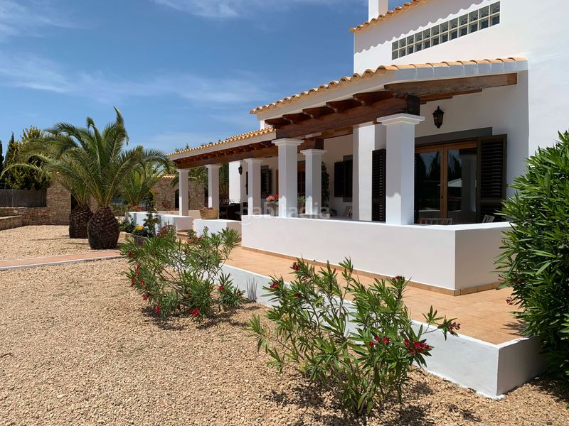 Foto b261bb42-3d88-4dd5-9fce-1c38a32ed401. Chalet finca con alma mediterránea, un oasis privado con piscina y gran parcela en sant francesc xavier en Formentera
