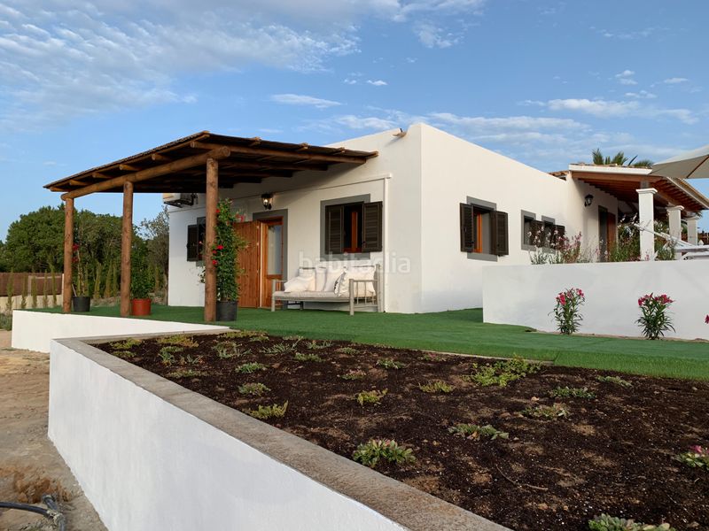 Foto bd6a3ae9-d479-4dc6-bc9c-5a9b8a797cb2. Chalet finca con alma mediterránea, un oasis privado con piscina y gran parcela en sant francesc xavier en Formentera