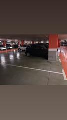 Aparcament cotxe a Centre-Estació. Plaza parking