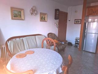 Pis  Carrer nostra senyora dels àngels. Vivienda céntrica, para entrar a vivir
