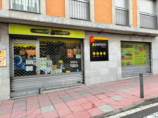 Local commercial à Sant Celoni. Local en venta en la carretera vella
