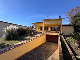 House in Sant Feliu de Buixalleu. Casa con piscina y vistas panoramicas al montseny y montnegre
