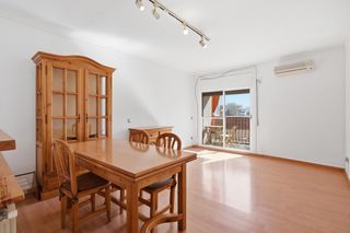 Appartement à Centre. Piso luminoso con balcón en el centro de blanes