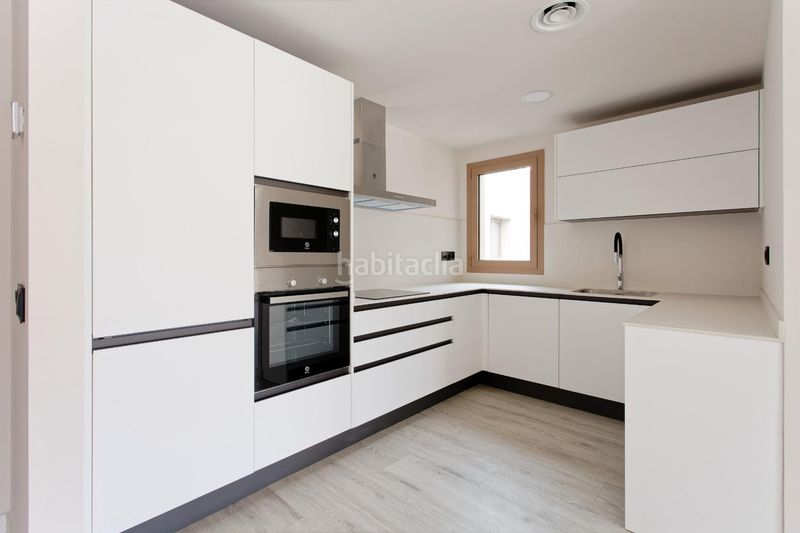 Foto 9b2d8de9-1e4a-429b-9aa1-99b20b5eba22. Àtic a Centre Blanes