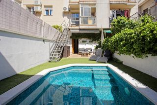 Haus in Sant Celoni. Casa amb piscina en venta al centre de sant celoni