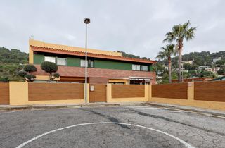 Chalet  Carrer ancla. Villa a la cala sant francesc amb piscina