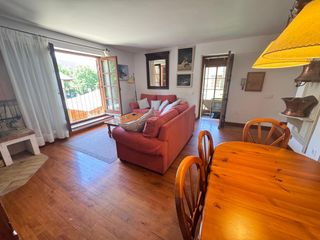 Casa aparellada a Urús