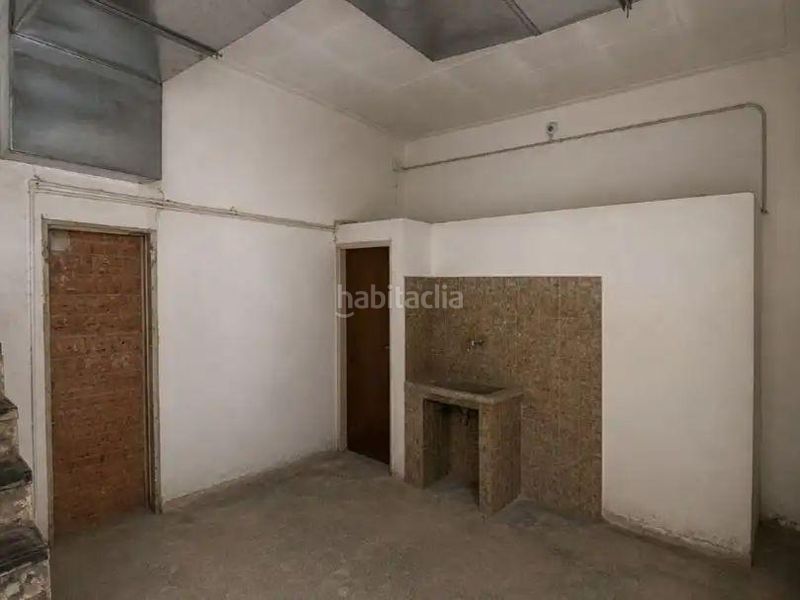 Foto bb0f7d9a-4f62-462c-bf52-8c31073a990e. Local comercial a Els Pavos Blanes