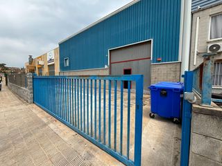 Rent Industrial building  Carrer del montnegre. Nave industrial con puente grúa en riells i viabrea