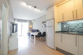 Flat in Passeig Marítim. Vive a 2 minutos de la playa en miami playa!