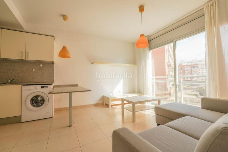 Foto 2ac0e3c5-0b04-4814-ae1f-060c13340eba. Pis amb piscina a Ponent Reus