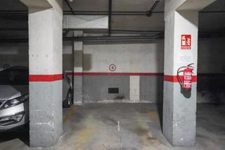 Aparcament cotxe a Llevant. Amplia plaza de parking en venta  carrer rourell , reus